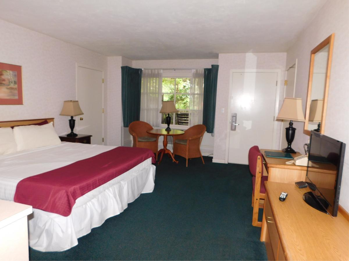 The Village Green Cottage Grove Extérieur photo