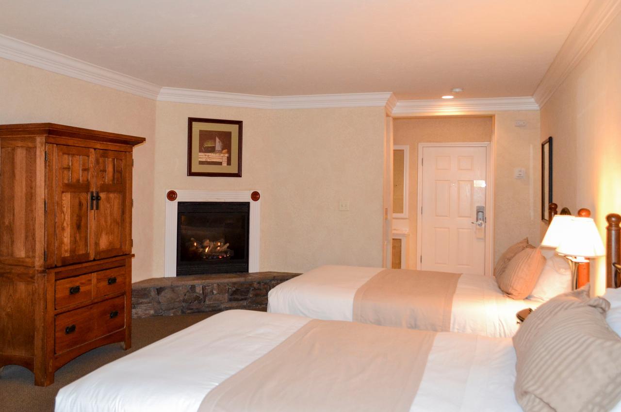 The Village Green Cottage Grove Extérieur photo