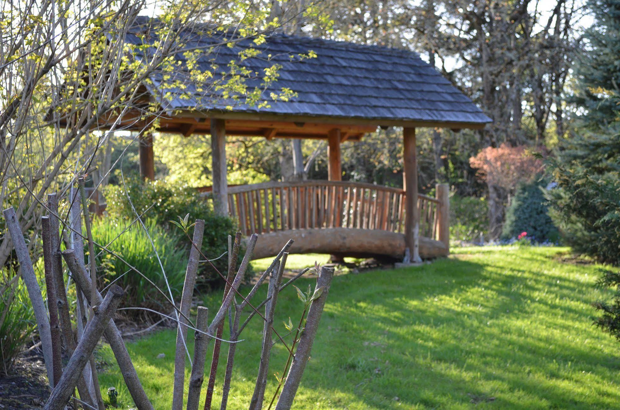 The Village Green Cottage Grove Extérieur photo